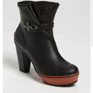 Sorel Black and Brown Heeled Winter Boots